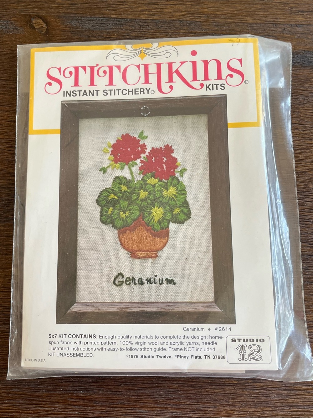 Vintage Embroidery Crewel Geranium Flower Kit | NEW
